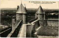 La Cité de Carcassonne-Tour du Moulin et Tour Mipadre à Carcassonne