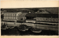 Grau-du-Roi - Le Canal l'Hotel bellevue et la Plage -
													30 Gard
												