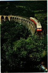 Le train 1105 franchit le viaduc de Chamborigoud sur la ligne de