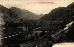 La Vallée de l'Ariege pres des Cabannes