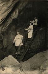 Grottes de Dargilan - Escalier de Descente -
													48 Lozère
												