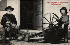 Paysan et Paysanne de la Lozere - Folklore - Types -
													48 Lozère
												