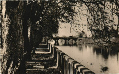 Brive Promenade aux Jardins de la Guierle France