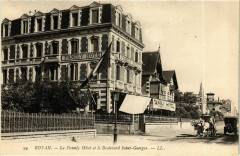 Royan - Le Family Hotel et le Boulevard Saint-Georges à Royan
