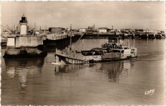 La Pallice - Le Champlain - bateau faisant le service