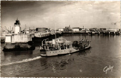 La Pallice - Le Champlain - bateau faisant le service