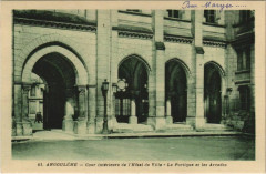 Angouleme- Cour interieure de l'Hotel de Ville France à Angoulême
