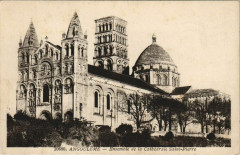 Angouleme- Ensemble de la Cathedrale Saint-Pierre France à Angoulême