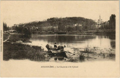 Angouleme- La Charente a Saint-Cybard France à Angoulême