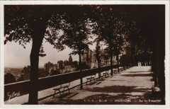 Angouleme- Sur les Remparts France à Angoulême