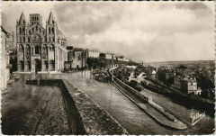 Angouleme- Cathedrale Saint Pierre France à Angoulême