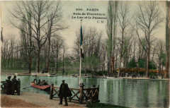 Paris 12e Bois de Vincennes Le Lac et le Passeur à Paris 12e