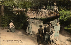 Carte postale ancienne Bois de Vincennes - Le Pont du Jeu de Boules
                                                                     à Paris 12e
                                