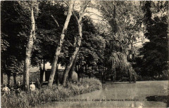 Bois de Vincennes - Côté de la Maison Blanche -
																					94160 Saint-Mandé
																			