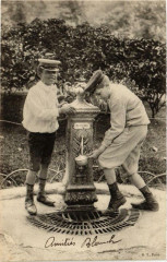 Paris les enfants dans les Bois à Paris