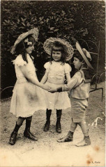 Paris les enfants dans les Bois -
																					75000 Paris
																			