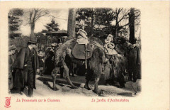 Le Jardin d'Acclimatation - La Promenade sur le Chameau à Neuilly-sur-Seine