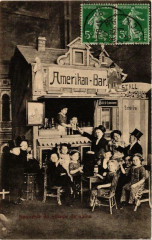 Souvenir du village de nains à Paris 17e