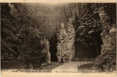 Les Buttes-Chaumont - Entrée de la Grotte à Paris 19e