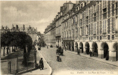 Paris (4e) La Place des Vosges à Paris 4e