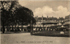 Paris (4e) Le Square des Vosges à Paris 4e