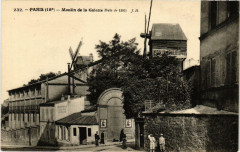 Carte postale ancienne Montmartre - Le Moulin de la Galette
                                                                     à Paris 18e
                                