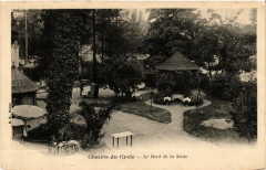 Chalets du Cycle. Le Bord de la Seine à Suresnes