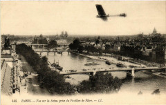 Paris (1e) vue sur la Seine. prise du Pavillon de Flore à Paris 1er