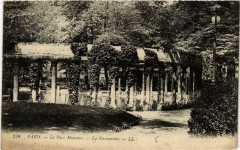 Paris (8e) Le Parc Monceau La Naumachie à Paris 8e