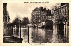 Carte postale ancienne Souvenir des Inondations de Janvier 1910 - Boulevard Diderot
                                                                     à Paris 12e
                                