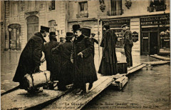 Paris La Grande Crue de la Seine 1910 Rue de Lille Embarcadere -
																					75000 Paris
																			