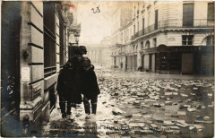 Paris La Grande Crue de la Seine 1910 Rue de Bourgogne à Paris