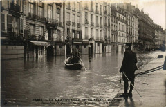 Paris La Grande Crue de la Seine 1910 Quai des Grands Augustins à Paris