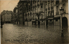 Paris La grande Crue de la Seine 1910 Quai des Grands-Augustins à Paris