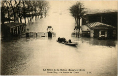 Carte postale ancienne La Crue de la Seine (Janvier-Février 1910) - Porte d'Ivry, à la Barrière de l'Octroi
                                                                     à Paris 13e
                                