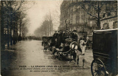 Carte postale ancienne La grande crue de la Seine (Janvier 1910) - Inondation du Boulevard Diderot
                                                                     à Paris 12e
                                
