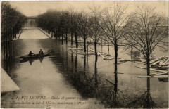 Carte postale ancienne Paris inondé - Cliché 28 janvier 1910 - L'Inondation à Javel
                                                                     à Paris 15e
                                