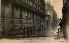 Paris Inonde 89 La Rue de l'Universite à Paris