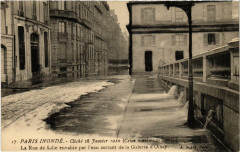 Paris Inonde 17 La Rue de Lille. par l'eau sortant à Paris