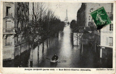 Carte postale ancienne Paris inondé (Janvier 1910) - Rue Saint-Charles (Grenelle)
                                                                     à Paris 15e
                                