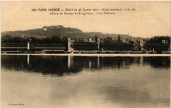 Carte postale ancienne Paris Inondé - Champ de Courses de Longchamp - les Tribunes
                                                                     à Paris 16e
                                