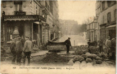Carte postale ancienne Inondations de Paris - Rue Gros
                                                                     à Paris 16e
                                