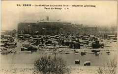 Carte postale ancienne Inondations de Janvier 1910 - Magasins Généraux - Parc de Bercy
                                                                     à Charenton-le-Pont
                                