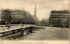Carte postale ancienne Paris Inondations 1910 Pont de l'Alma
                                                                     à Paris 8e
                                
