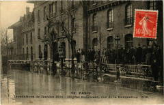 Carte postale ancienne Inondations de janvier 1910 - Hôpital Boucicaut, rue de la Convention
                                                                     à Paris 15e
                                