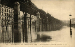 Paris Inondations 1910 Bd de Grenelle et le Metro à Paris
