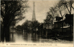Carte postale ancienne Inondations de Paris (Janvier 1910). - L'Avenue de Versailles
                                                                     à Paris 16e
                                