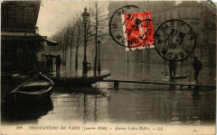 Carte postale ancienne Inondations de Paris (Janvier 1910) - Avenue Ledru-Rollin
                                                                     à Paris 12e
                                