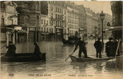 Carte postale ancienne Crue de la Seine - La rue de Lyon
                                                                     à Paris 12e
                                