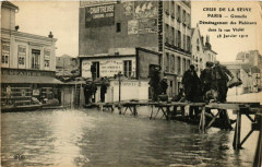 Crue de la Seine - Grenelle - Déménagement des Habitants dans la rue Violet - 28 Janvier 1910 -
																					75015 Paris 15e
																			